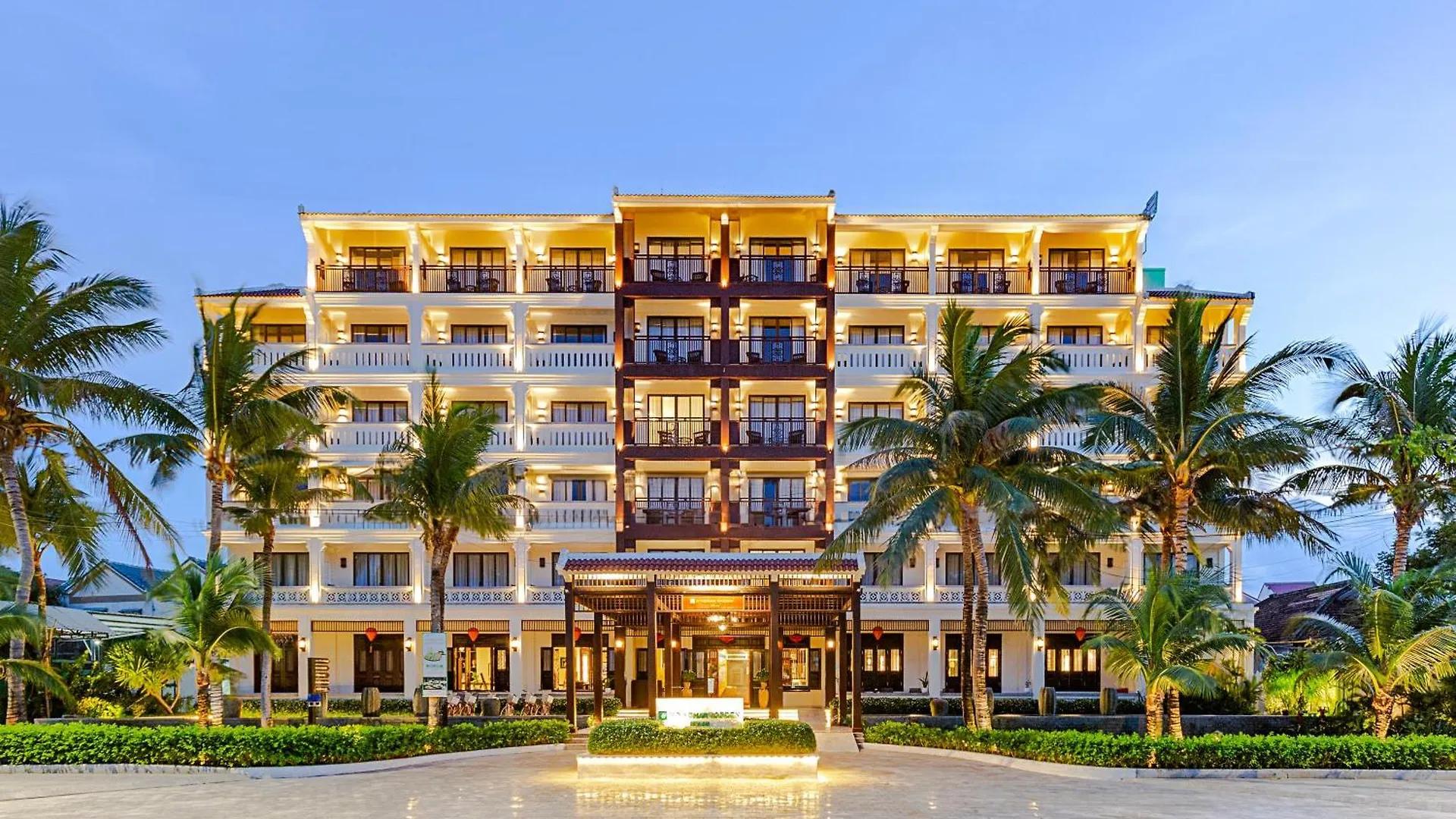 Hotel Wyndham Garden Hoi An Cua Dai Beach 5*,