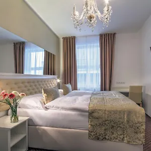 Taurus 4* Prague
